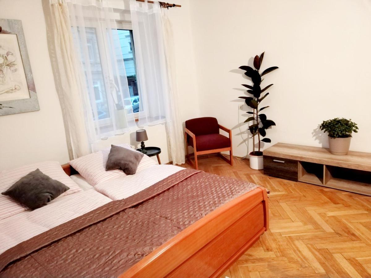 Apartman Isabel Дечин Экстерьер фото