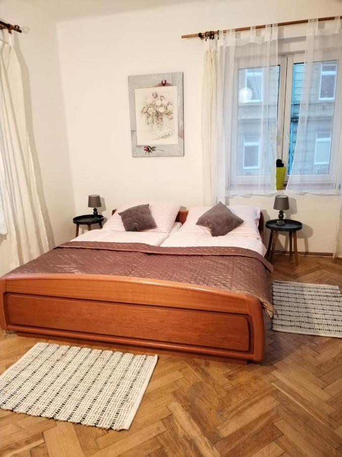 Apartman Isabel Дечин Экстерьер фото