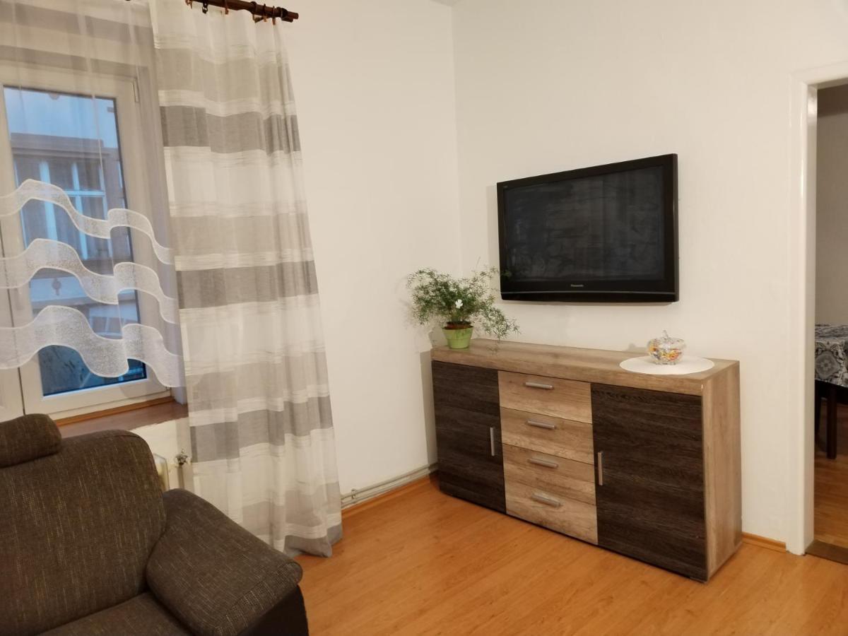 Apartman Isabel Дечин Экстерьер фото